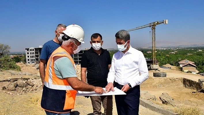 Vali Baruş, konutları inceledi
