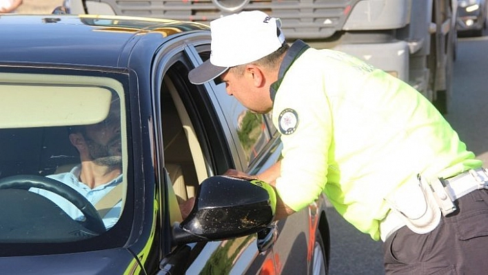 Vali Baruş trafik denetimine katıldı