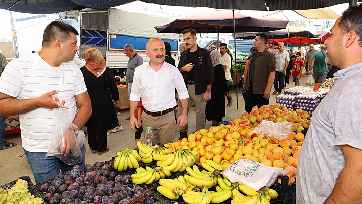 Vali Osman Varol semt pazarında vatandaşlarla buluştu