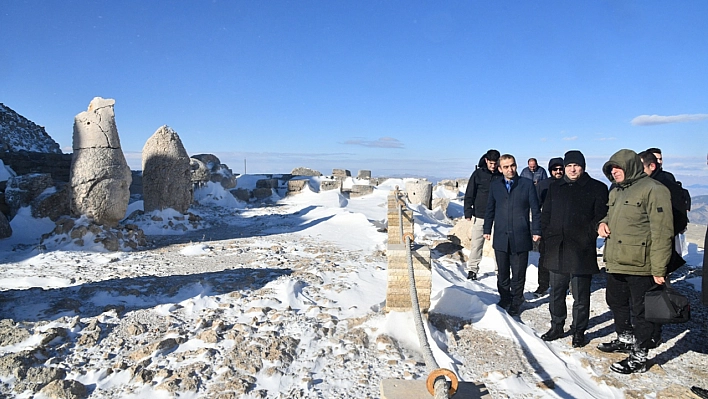 Vali Şahin Nemrut'ta