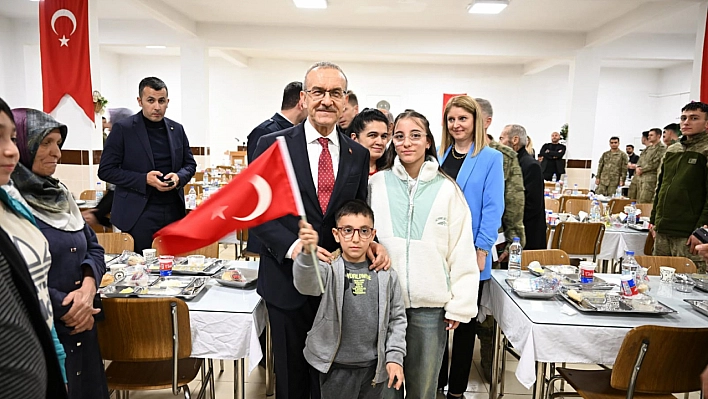 Vali Yavuz, şehit aileleri ve gazilerle iftarda bir araya geldi