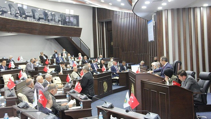 Villa meclisten geçti
