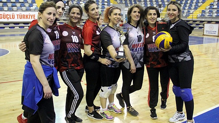 Voleybol şenliği