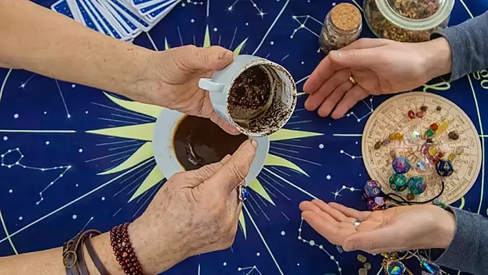 Yapay zekaya fal baktırdı! Duydukları yüzünden kocasından boşandı