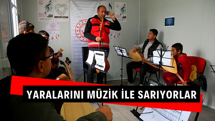 Yaralarını müzik ile sarıyorlar