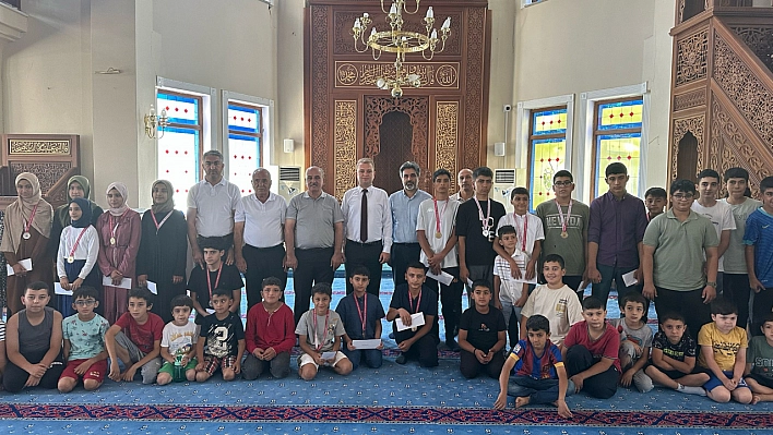 Yarışmalarda dereceye giren öğrenciler ödüllendirildi
