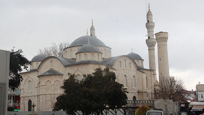 Yeni cami bayrama kaldı