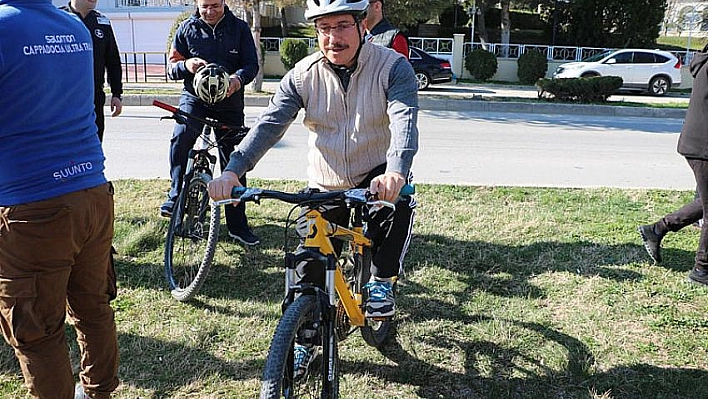 Yeni bisiklet yolu test edildi 