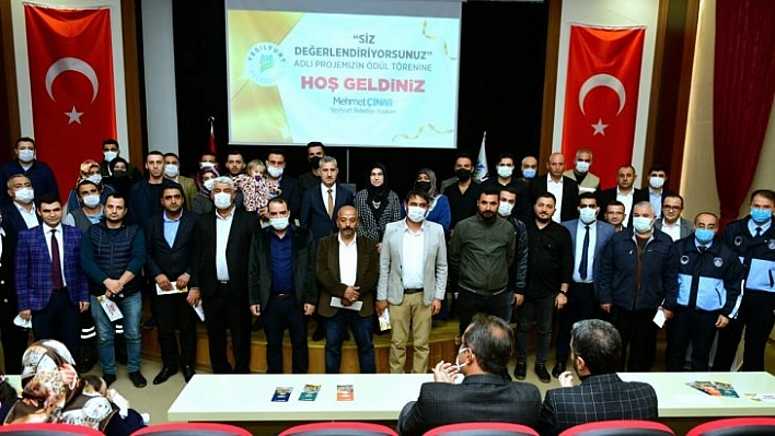 Ödül töreninde duygusal anlar