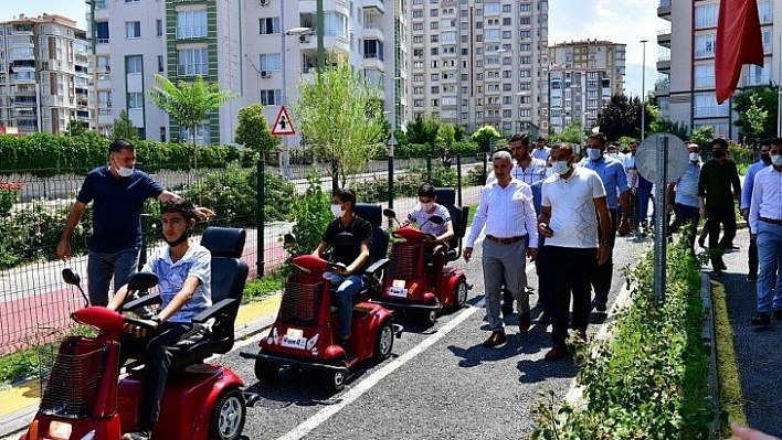 Trafik eğitimi veriliyor