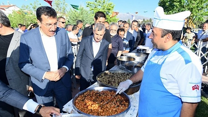 Yeşilyurt'un ünlü yemekleri Kiraz Festivalinde beğeniye sunuldu