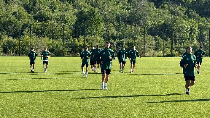Yeşilyurtspor Kartepe'de Güç Depoluyor: Hedef Şampiyonluk