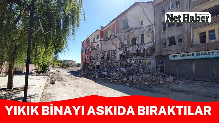 Yıkık binayı askıda bıraktılar