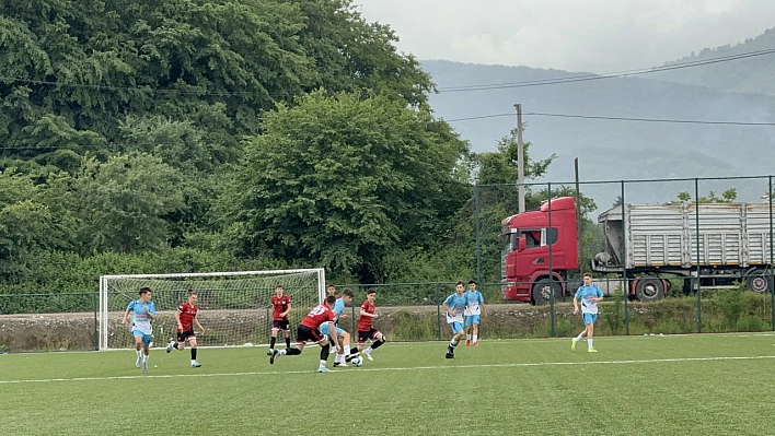Yıldızlar Futbol Türkiye Şampiyonası Düzce'de başladı