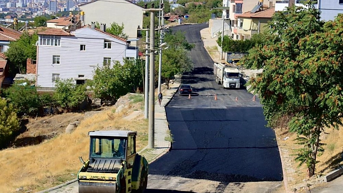 Yol yenileme çalışmaları devam ediyor
