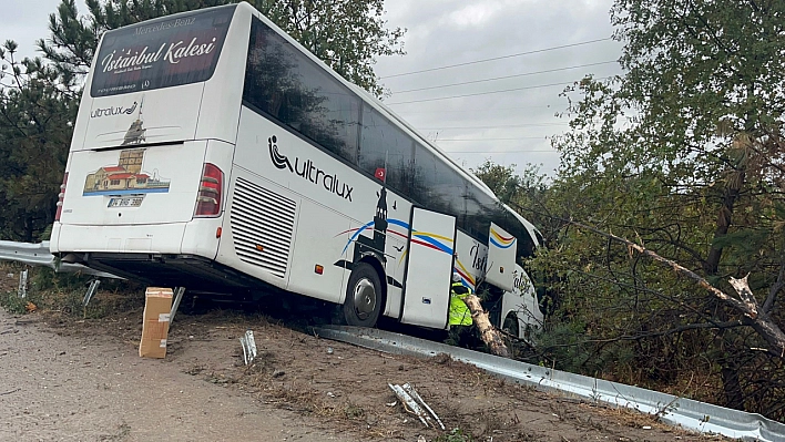 Yolcu otobüsü şarampole uçtu