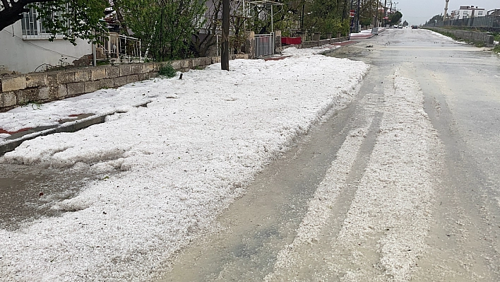 Yollar beyaza büründü