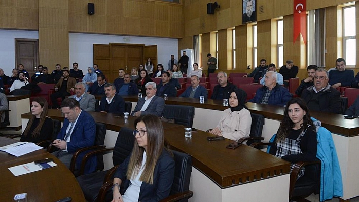 Zararlılarla Mücadele İçin Muhtarlara Bilgilendirme Semineri Düzenledi