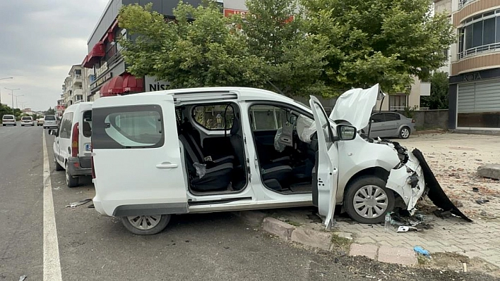 Zincirleme trafik kazası: 3 yaralı