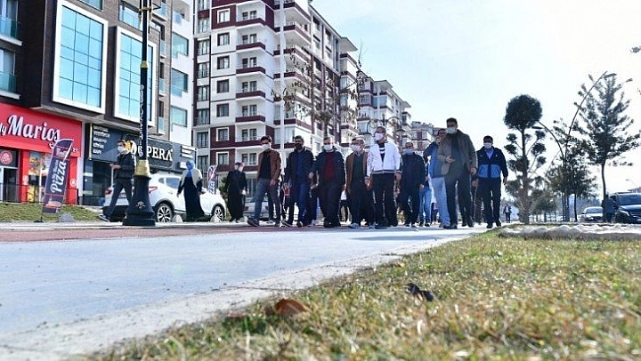 Yeşilyurt yürüyor
