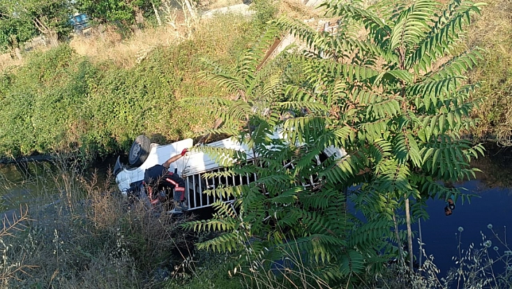 Malatya’da yem yüklü kamyon devrildi! Sürücü hayatını kaybetti