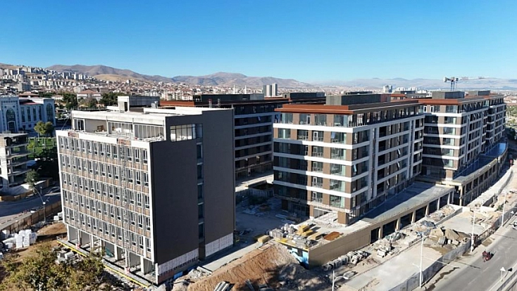 Merakla bekleniyordu: İçerisinde 3 otel, yüzlerce dükkan yer alacak dev projede sona yaklaşıldı