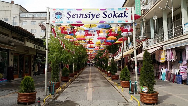 'Şemsiye Sokak'ta buluşalım' diyenlere müjde: Malatya’nın simge sokağı eski haline dönüyor