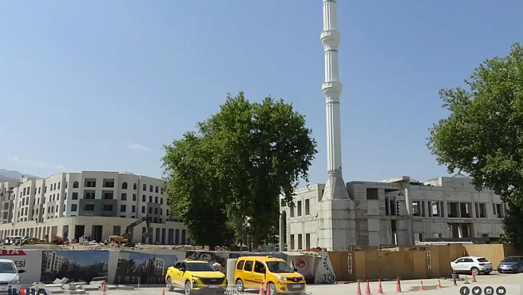 Malatya'da Söğütlü Camii İçin Kot Alarmı: 'Camimiz 1,5 Metre Çukurda Kalıyor'