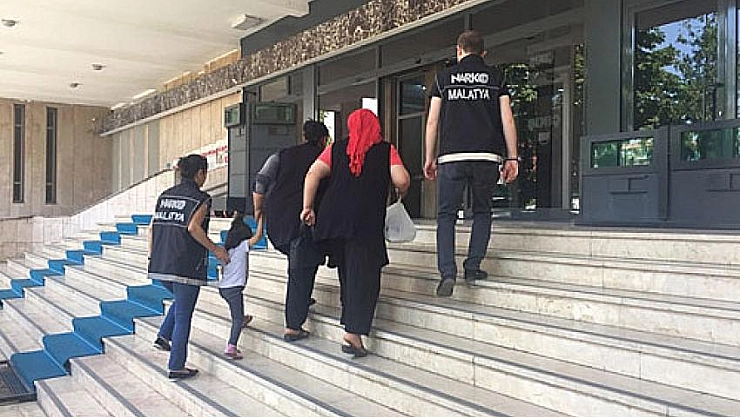 Anne-kız tutuklandı