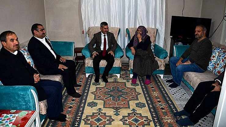 Çınar'dan 'çat-kapı' ev ziyaretleri