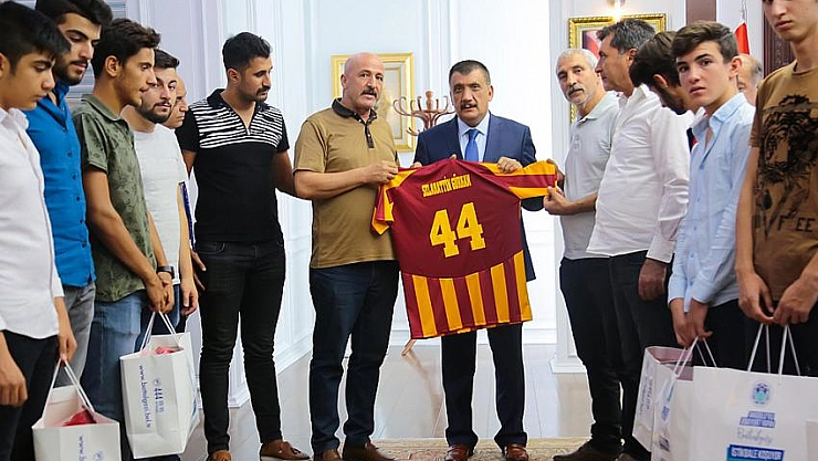 Takım ruhu ile mücadele edin 