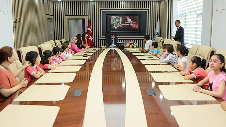 Gürkan öğrenciler ile bir araya geldi 