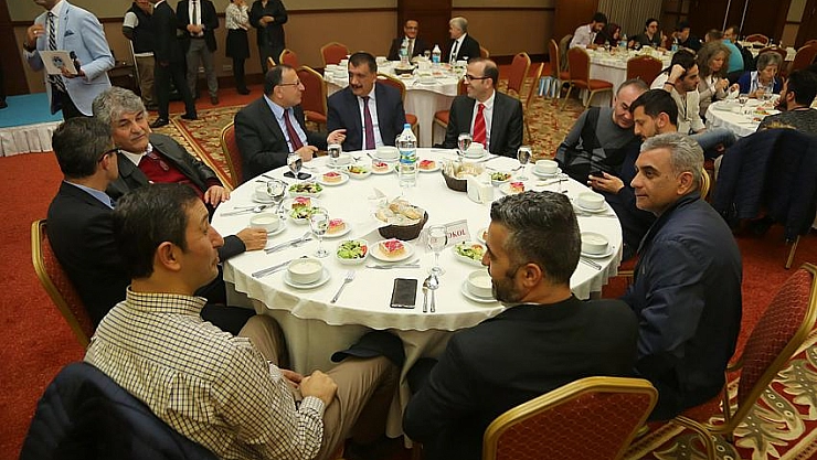 Gürkan sanat camiası buluştu