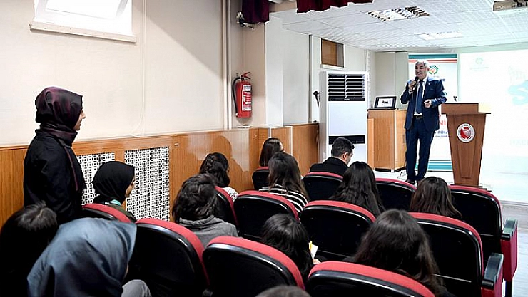 Polat gençlerle buluştu 