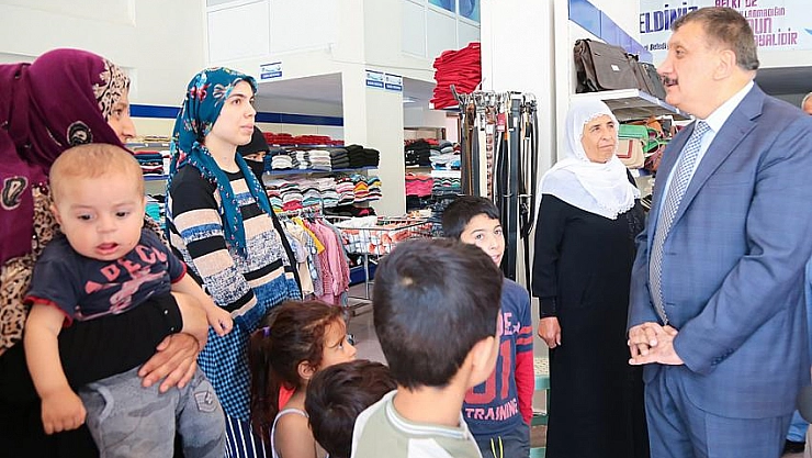 'Hayır Çarşısı' hayırda yarışıyor 