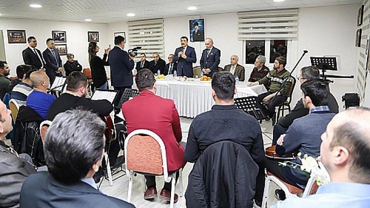 Gürkan sanatçılarla buluştu 