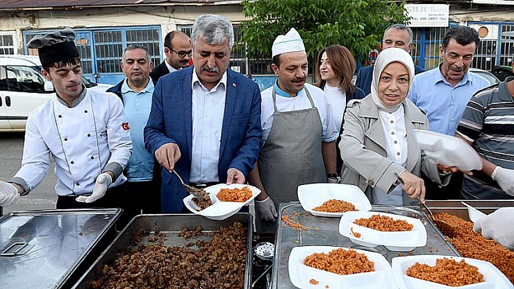 Büyükşehir'den iftar ikramı