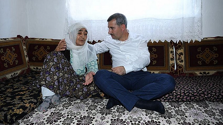 Kimsesizlerin kimsesiyiz 