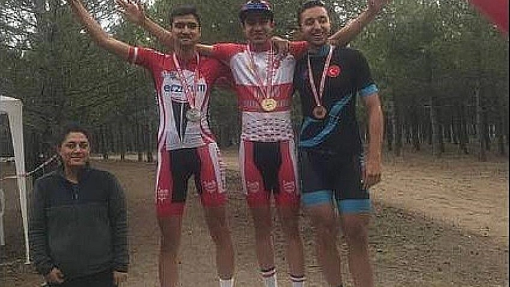 ODTÜ'de kupa kaldırdılar 