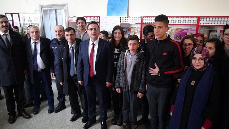 Okullara 'Salon Kütüphanesi' 