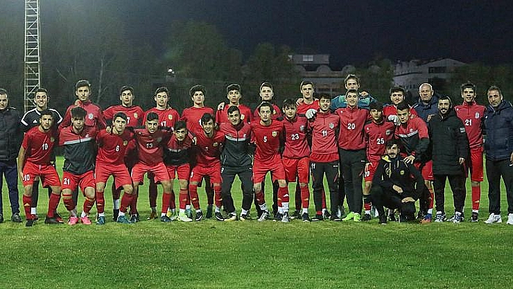 Antalya'da kamp yaptılar