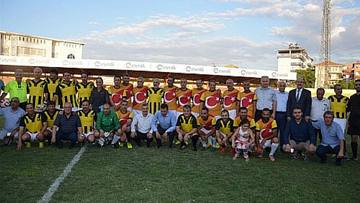 İnönü'ye veda edildi