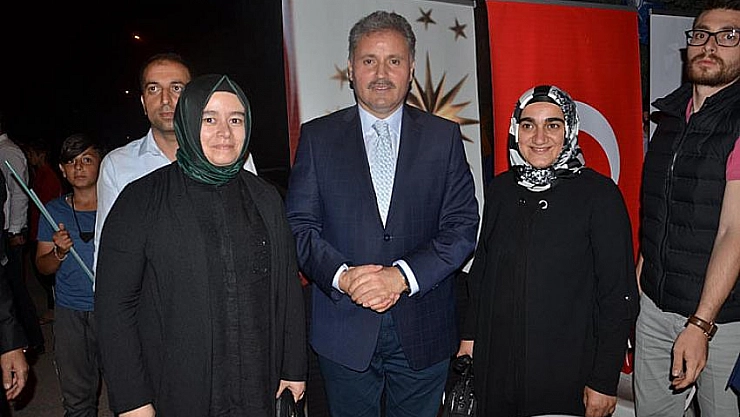 Ak adaylara tam destek