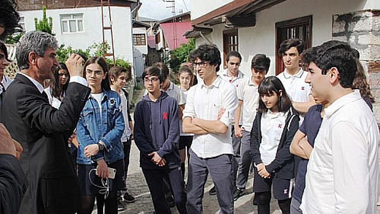 TED kitap dağıttı