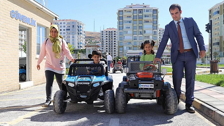 Öğrencilere trafik eğitimi