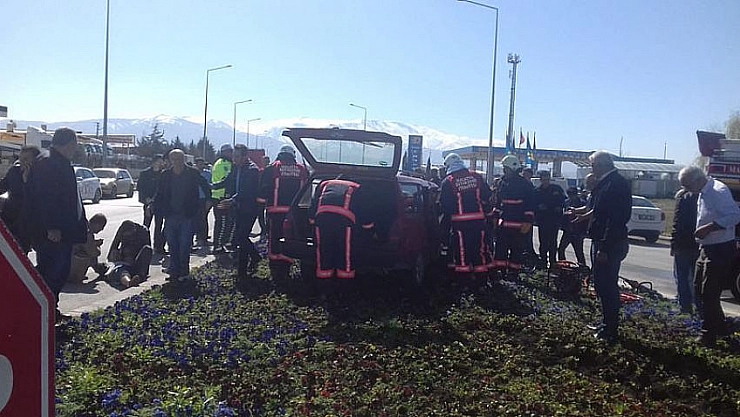 Ölüm kavşağında yine kaza 