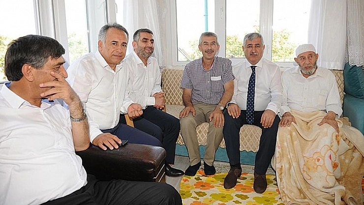 Polat ilçeleri geziyor