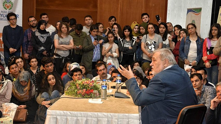 İlber Ortaylı'ya büyük ilgi 