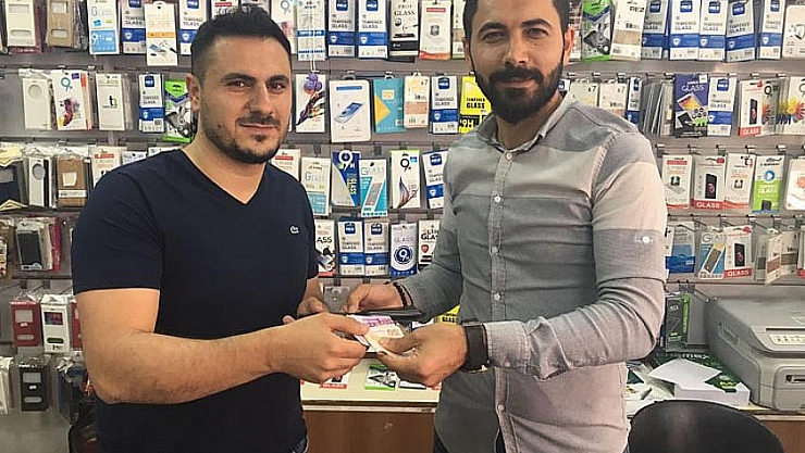 Bulduğu 11 bin TL'yi teslim etti 