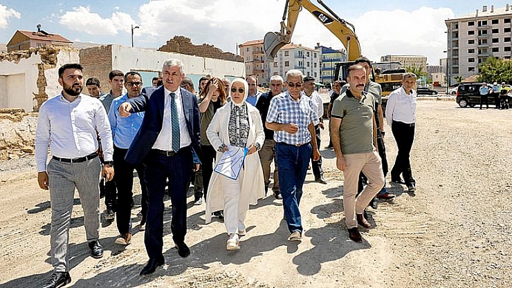 Üç yapının yıkımı gerçekleşti 